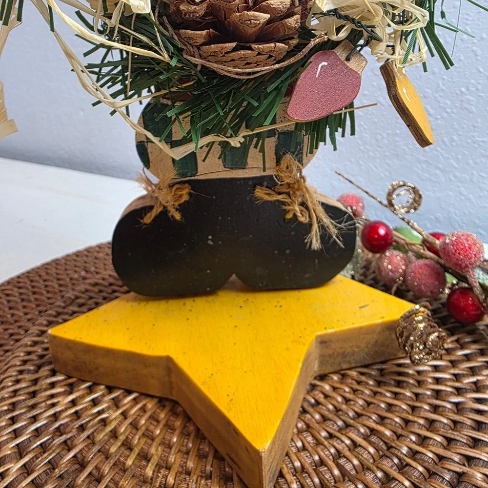 Rustic Wooden Santa Claus‎ Figurine Christmas Tabletop Star Base Wreath Lights